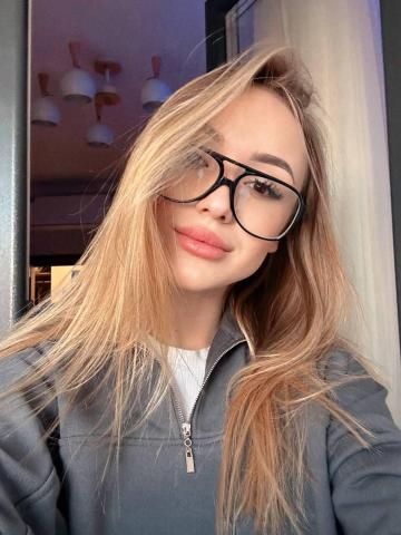 Моника фото 5